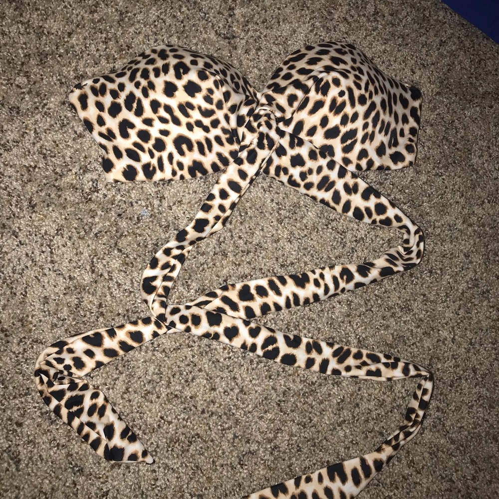 🐆Vs pink wrap around bandeau bikini top